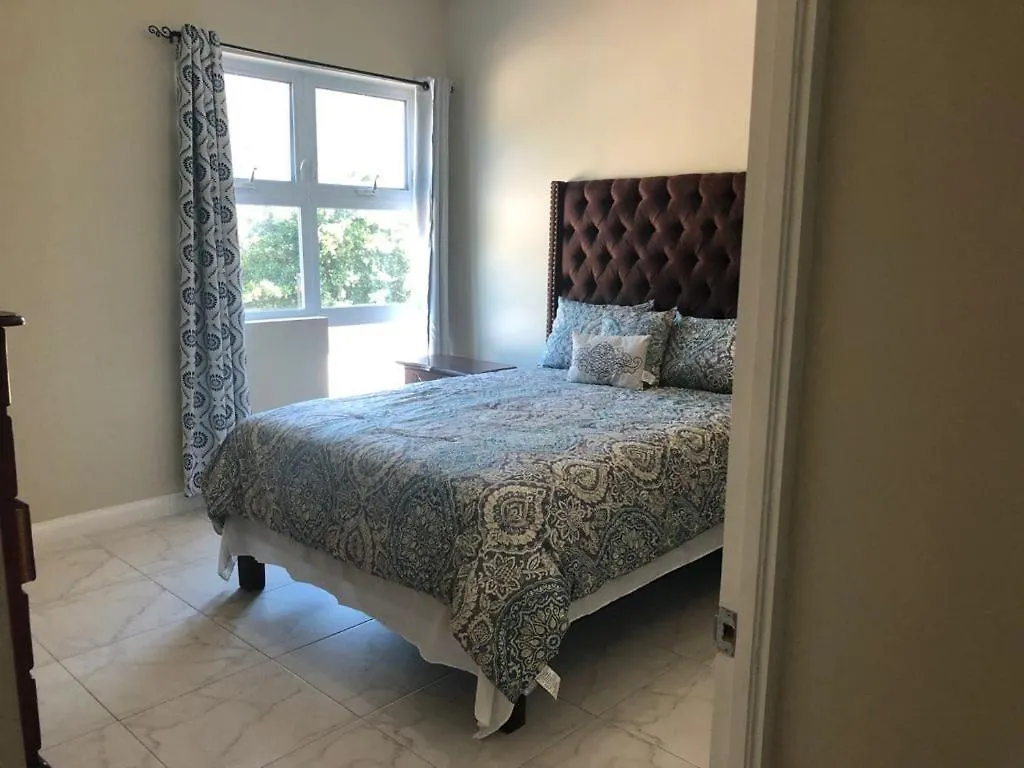 Lovely 2 Bedroom C̅ Netflix Across National Stadium キングストン 0*,