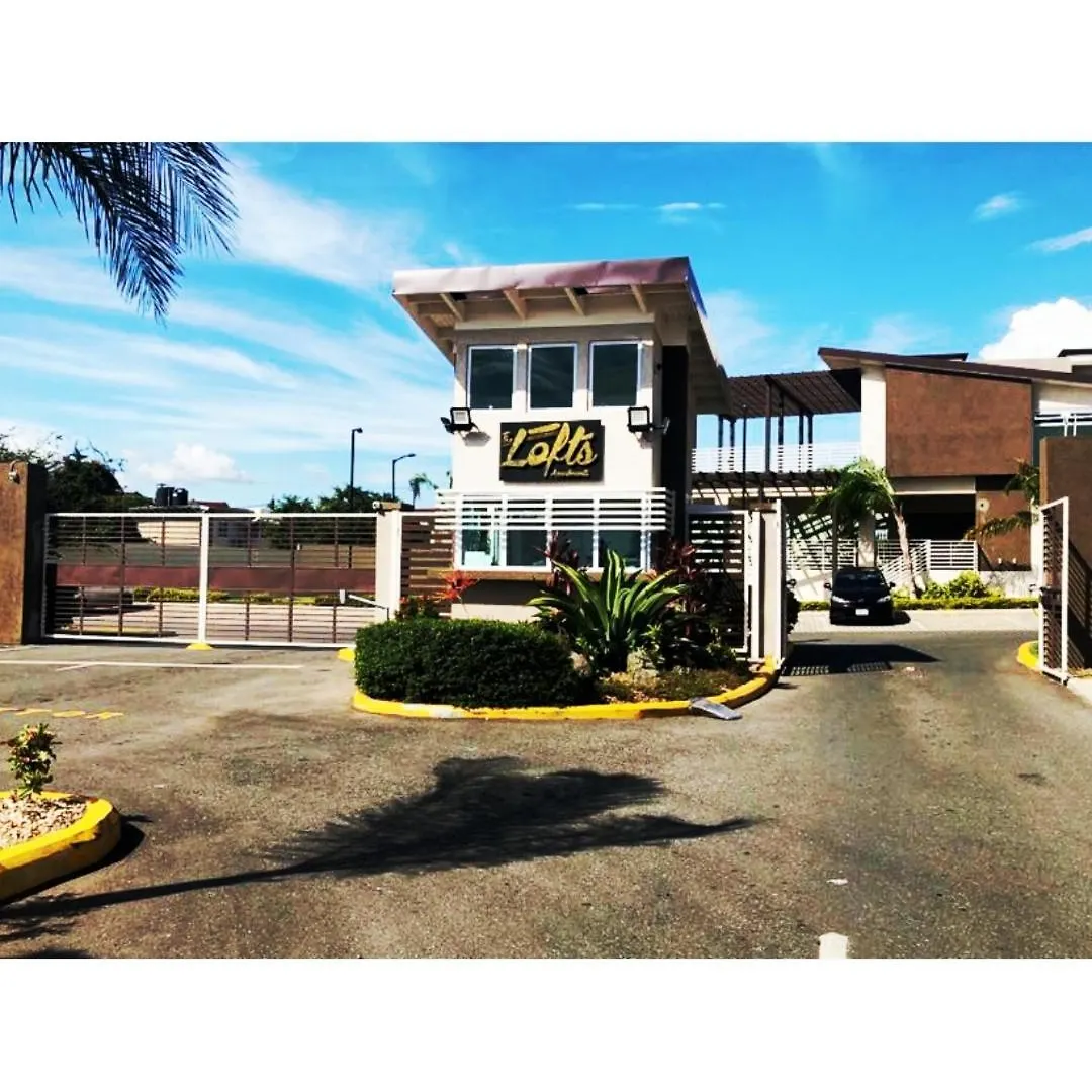 Lovely 2 Bedroom C̅ Netflix Across National Stadium キングストン